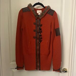 VIA Women’s Orange Sweater with Faux Fur Trim